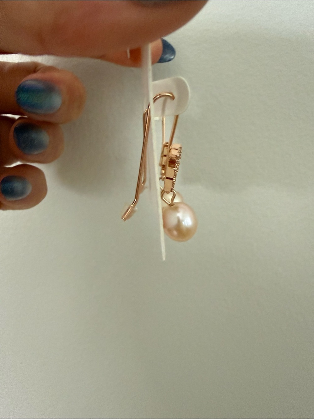 Brand New! Tory Burch Rose Gold Logo Crystal and Pearl Drop Earrings. - Picture 3 of 4